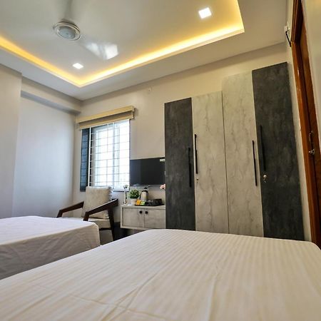 Hotel Ceasta, Beside Us Consulate Hyderabad, Gachibowli Gundipet 외부 사진