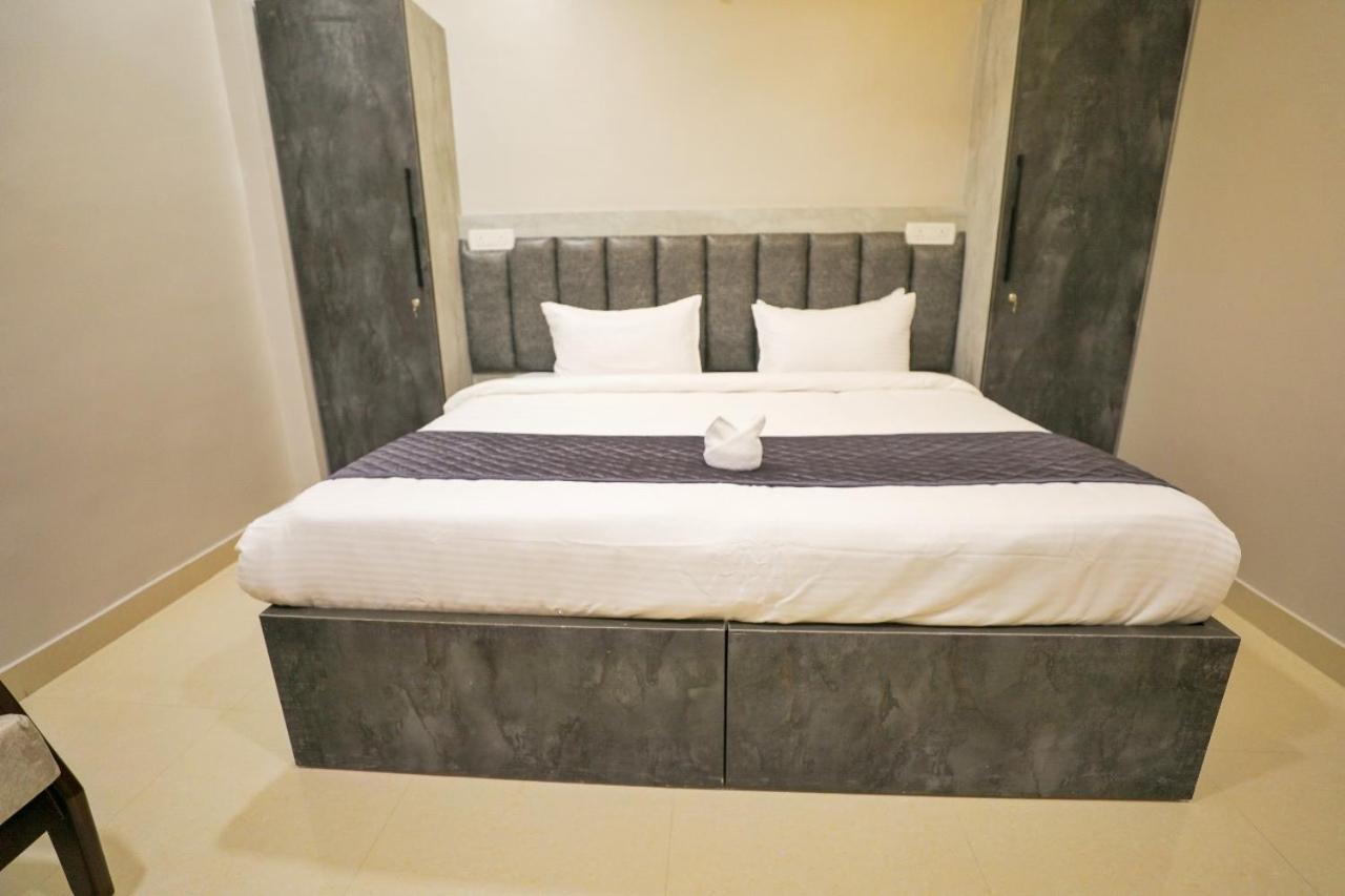 Hotel Ceasta, Beside Us Consulate Hyderabad, Gachibowli Gundipet 외부 사진