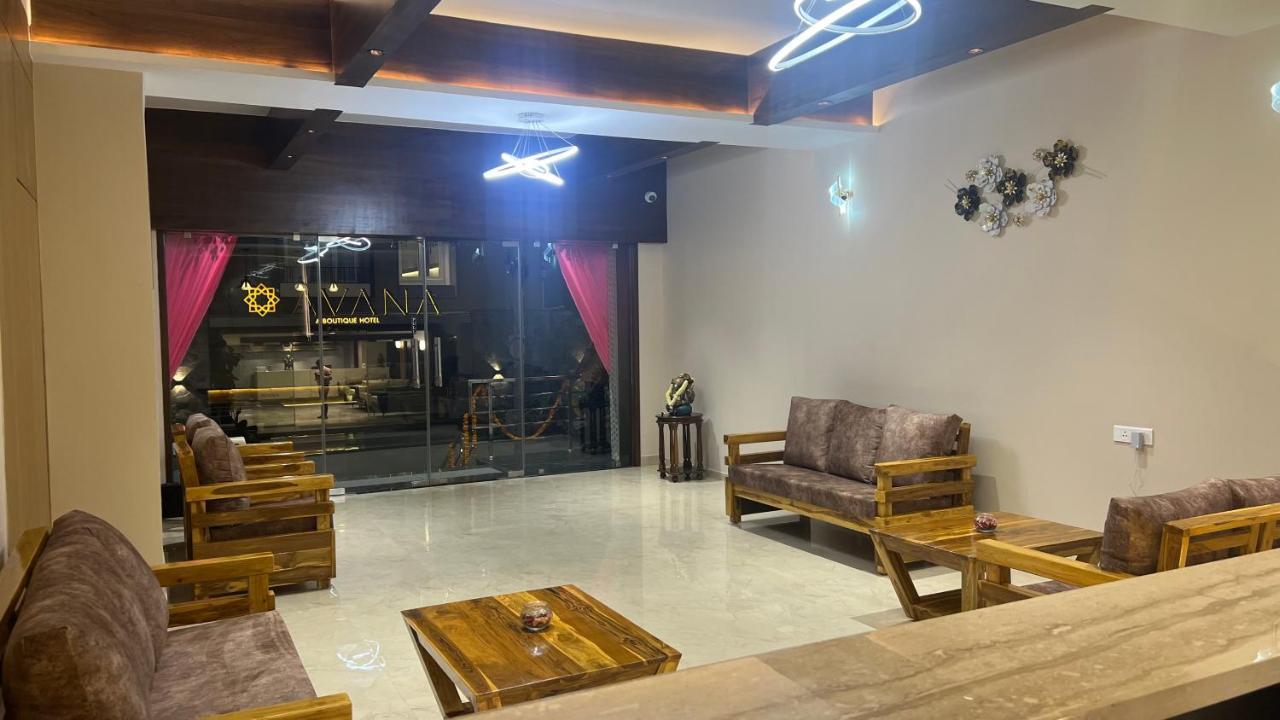 Hotel Ceasta, Beside Us Consulate Hyderabad, Gachibowli Gundipet 외부 사진
