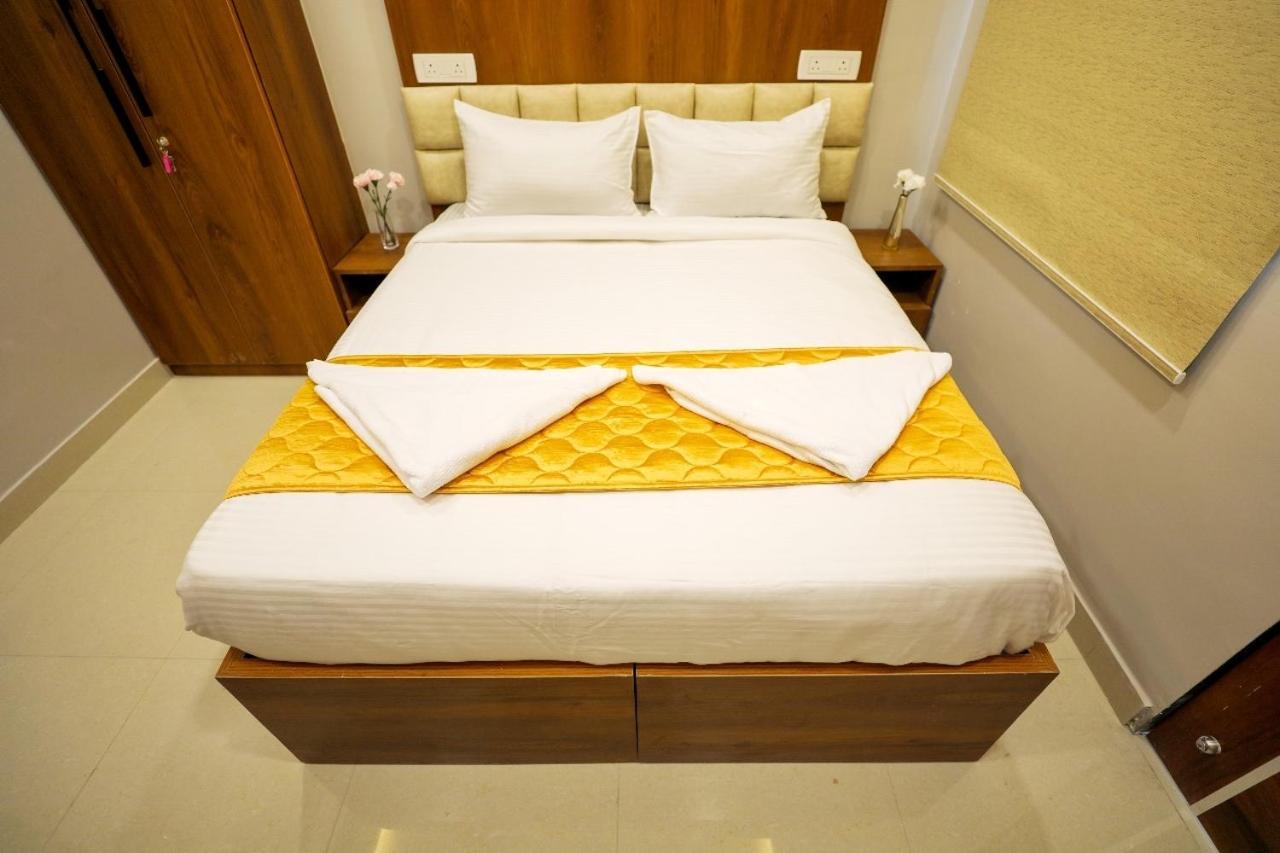 Hotel Ceasta, Beside Us Consulate Hyderabad, Gachibowli Gundipet 외부 사진